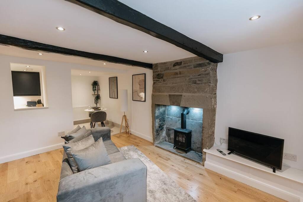 Ford Gate - Modern Luxury Cottage Based In هولمفيرث المظهر الخارجي الصورة