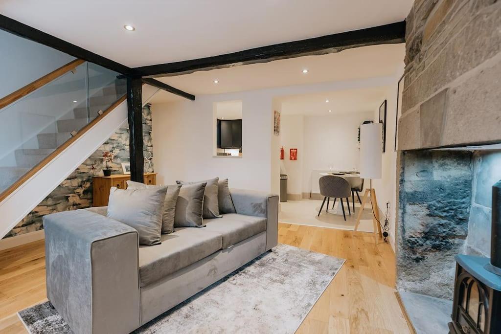 Ford Gate - Modern Luxury Cottage Based In هولمفيرث المظهر الخارجي الصورة