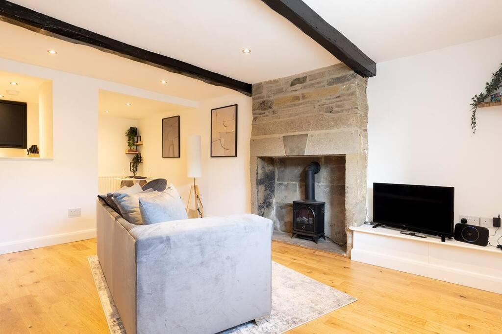 Ford Gate - Modern Luxury Cottage Based In هولمفيرث المظهر الخارجي الصورة
