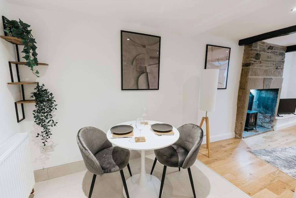 Ford Gate - Modern Luxury Cottage Based In هولمفيرث المظهر الخارجي الصورة