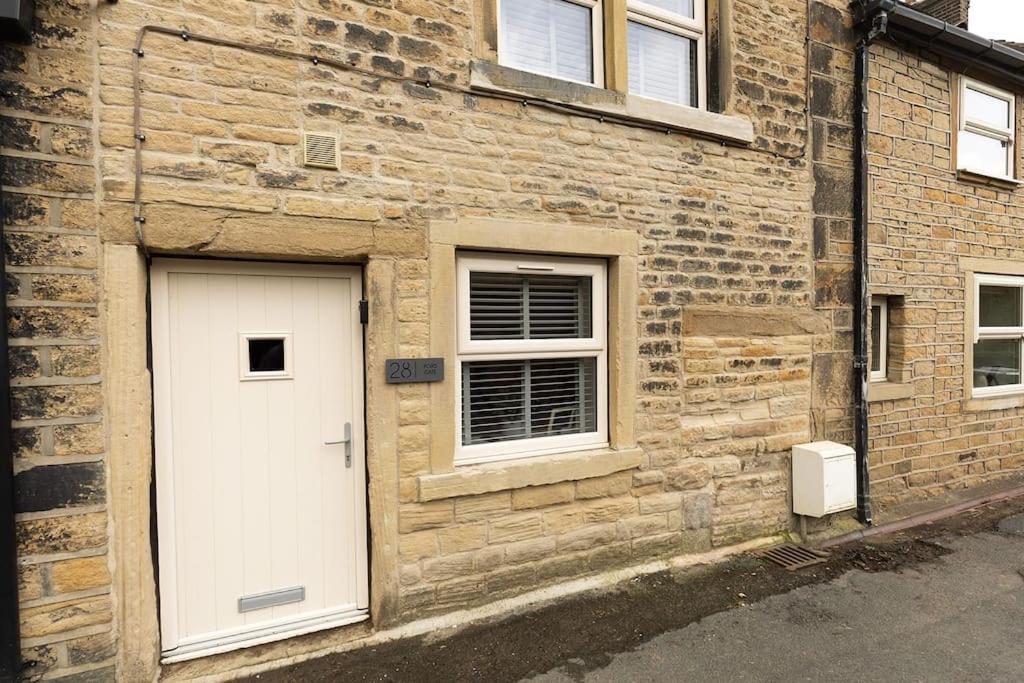 Ford Gate - Modern Luxury Cottage Based In هولمفيرث المظهر الخارجي الصورة